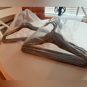 25 Original Joy Mangano Huggable Hangers. New In Package.